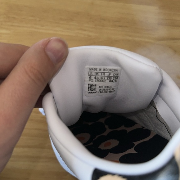 Adidas x Marimekko Superstars - Picture 8 of 8